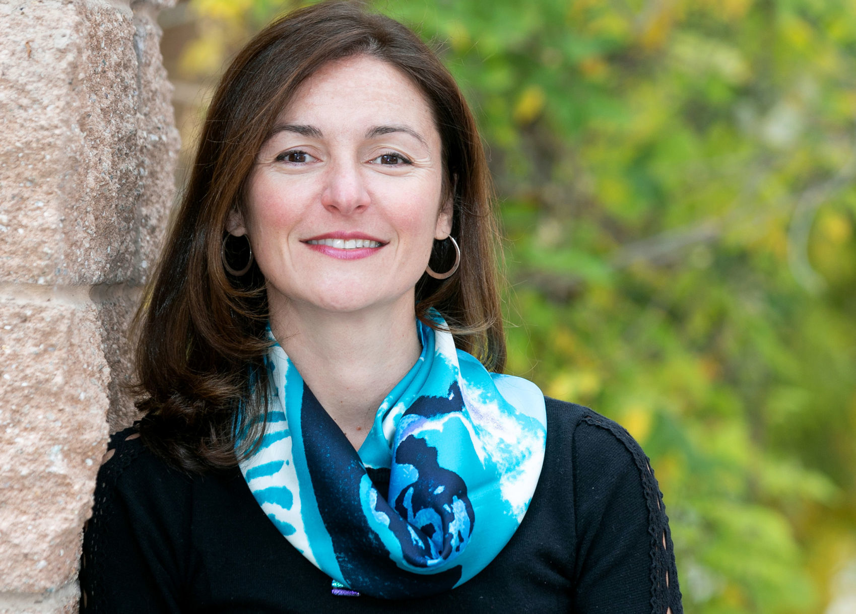 Dr. Feryal Ozel